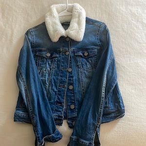 Worn once - Jean jacket with faux fur collar